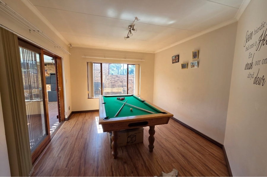 3 Bedroom Property for Sale in Eldoraigne Gauteng