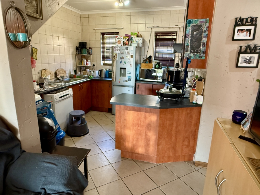 2 Bedroom Property for Sale in Noordheuwel Gauteng