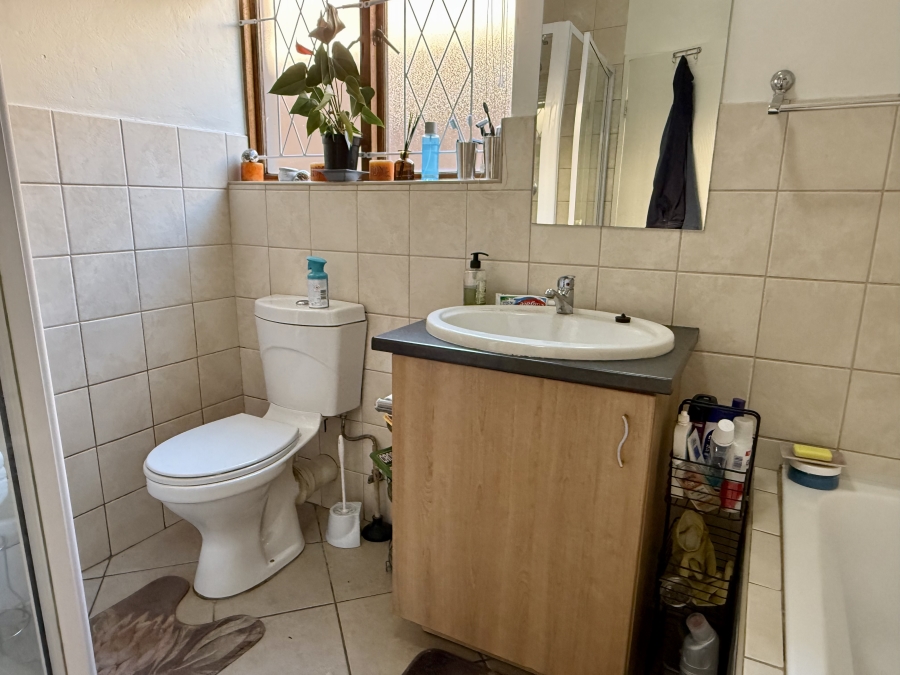 2 Bedroom Property for Sale in Noordheuwel Gauteng
