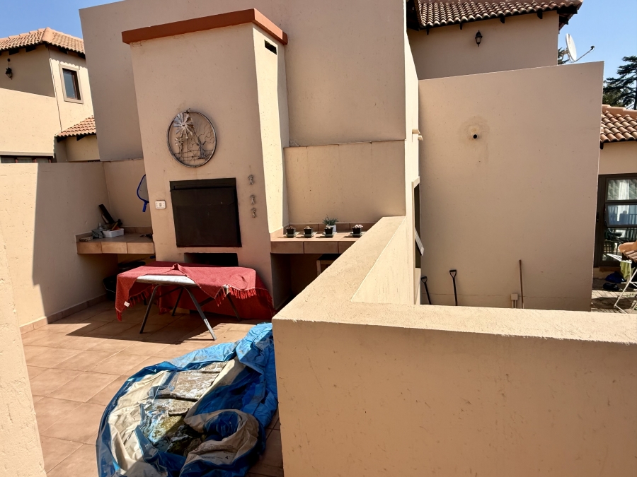 2 Bedroom Property for Sale in Noordheuwel Gauteng
