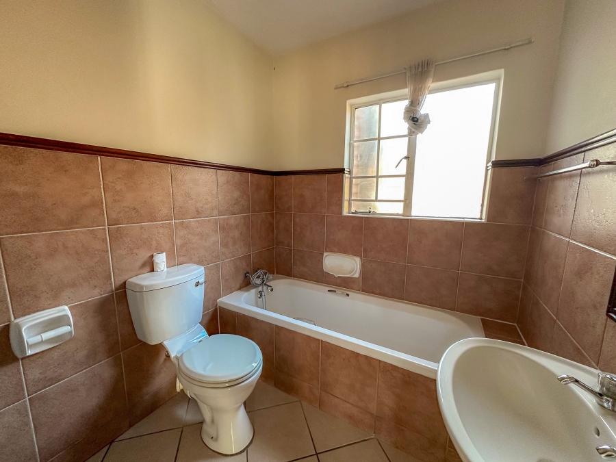 2 Bedroom Property for Sale in Eco Park Gauteng