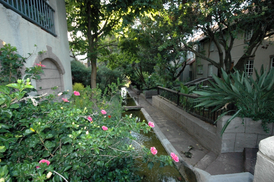 2 Bedroom Property for Sale in Faerie Glen Gauteng