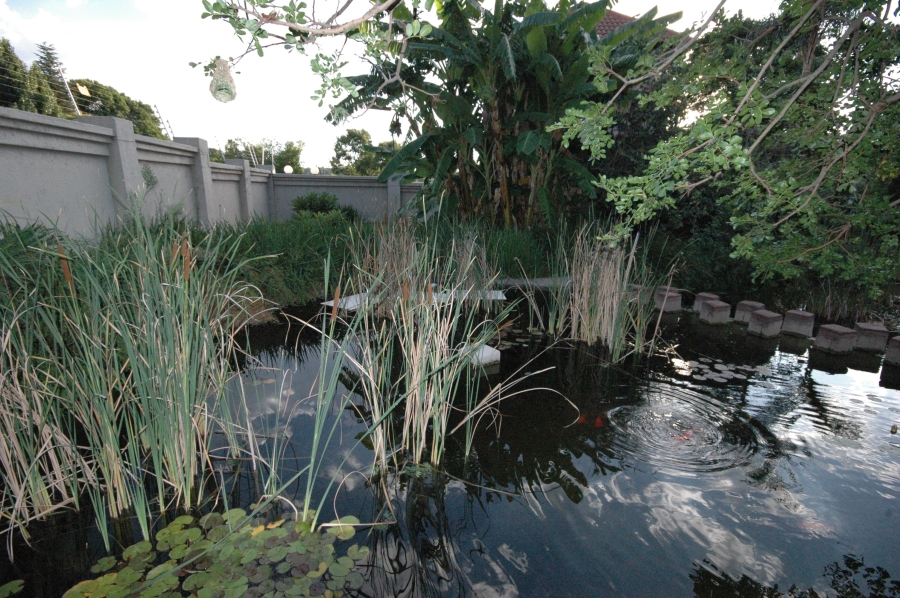 2 Bedroom Property for Sale in Faerie Glen Gauteng