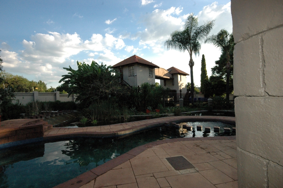 2 Bedroom Property for Sale in Faerie Glen Gauteng
