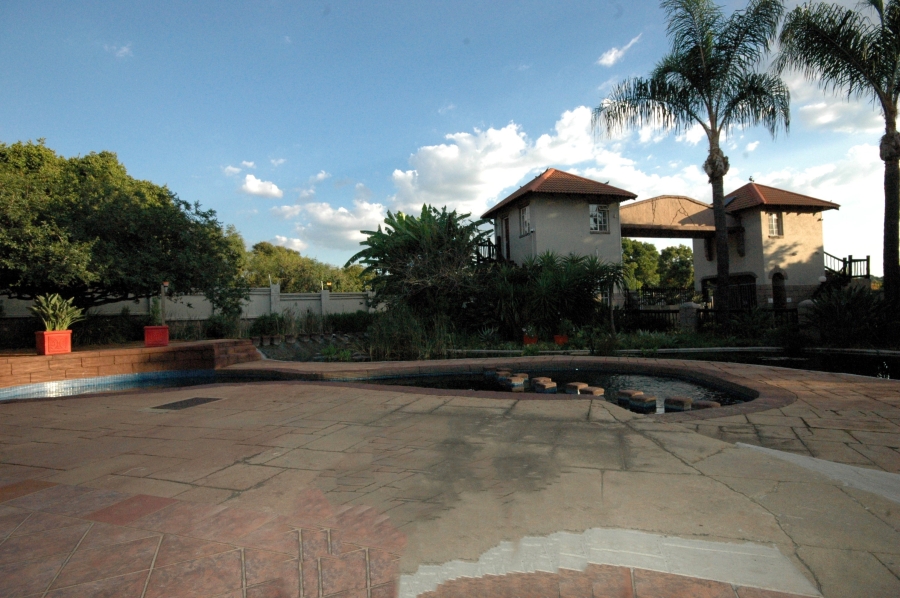 2 Bedroom Property for Sale in Faerie Glen Gauteng