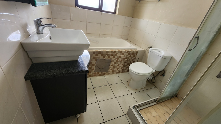 To Let 2 Bedroom Property for Rent in Noordwyk Gauteng