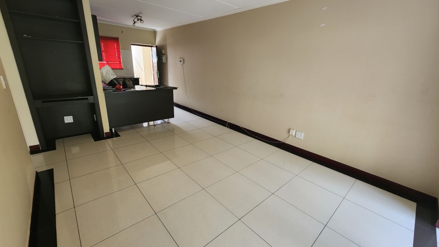 To Let 2 Bedroom Property for Rent in Noordwyk Gauteng