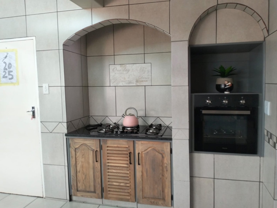 3 Bedroom Property for Sale in Greenhills Gauteng