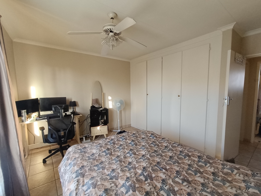 2 Bedroom Property for Sale in Zwartkop Gauteng