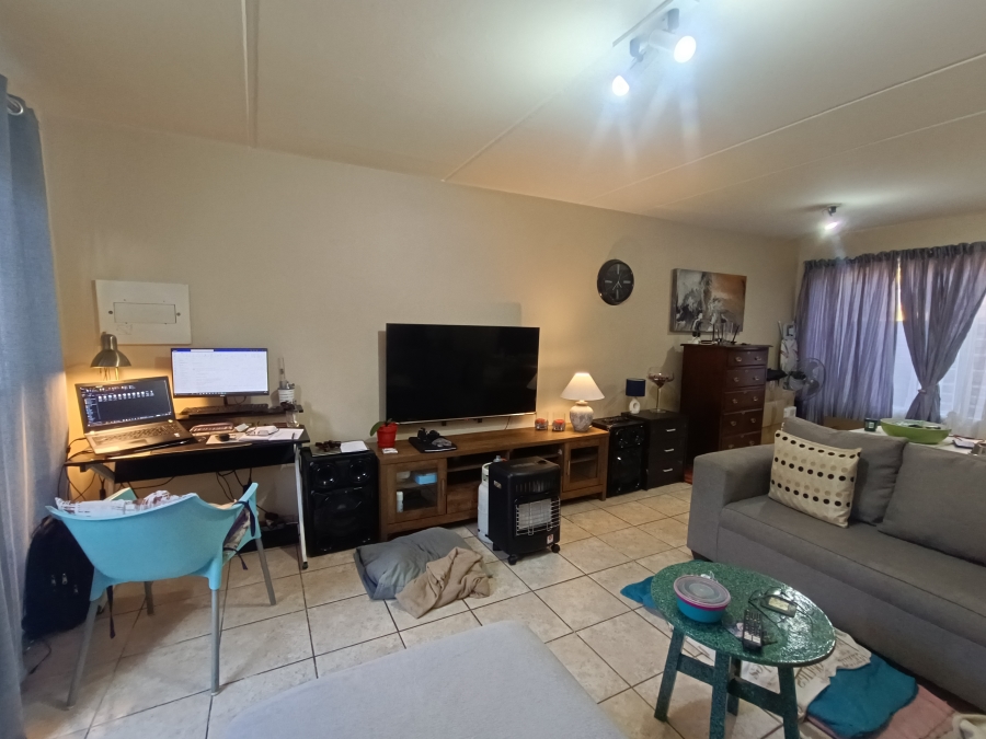 2 Bedroom Property for Sale in Zwartkop Gauteng