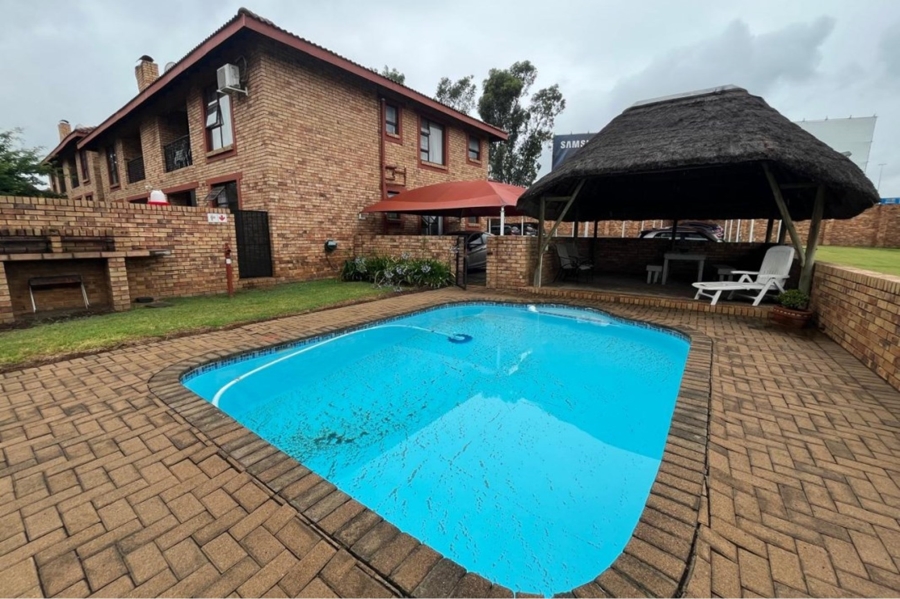 2 Bedroom Property for Sale in Bedfordview Gauteng