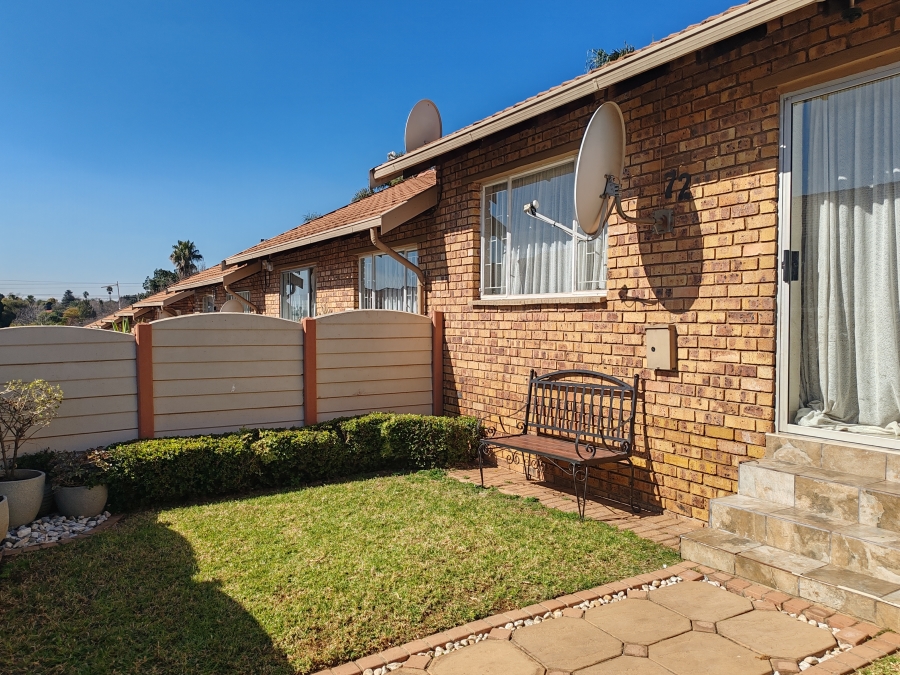 To Let 2 Bedroom Property for Rent in Birch Acres Gauteng