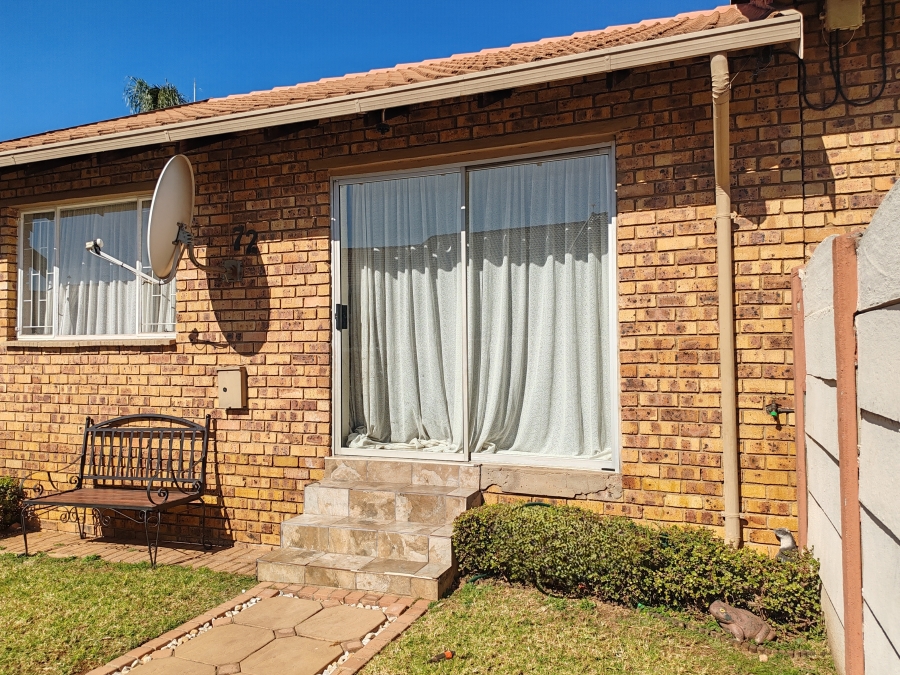 To Let 2 Bedroom Property for Rent in Birch Acres Gauteng