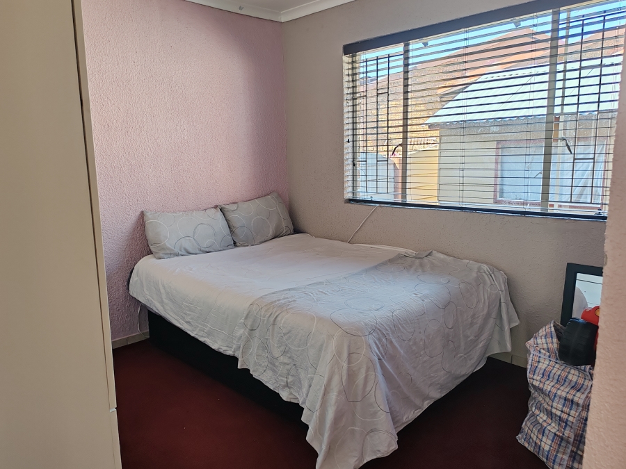 To Let 2 Bedroom Property for Rent in Birch Acres Gauteng