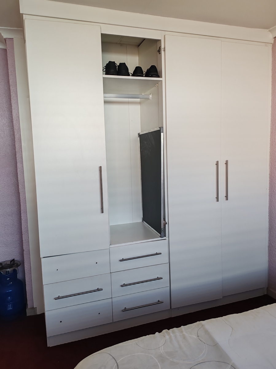 To Let 2 Bedroom Property for Rent in Birch Acres Gauteng