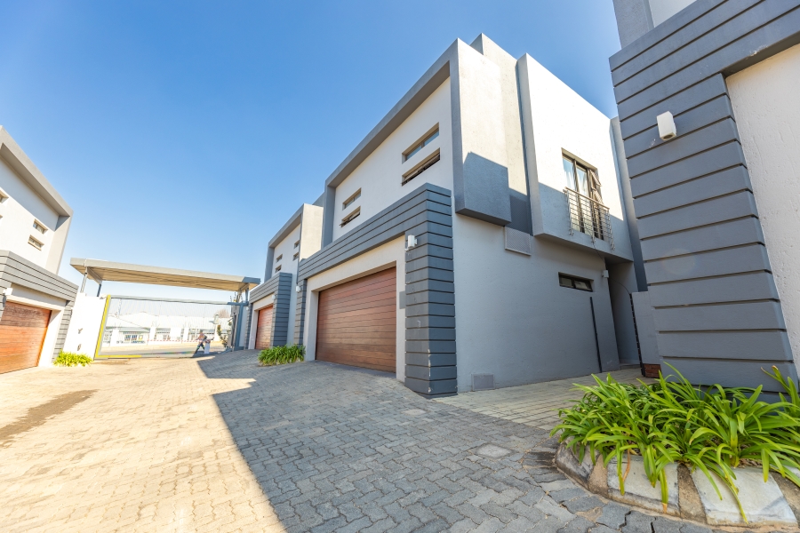 3 Bedroom Property for Sale in Bryanston Gauteng