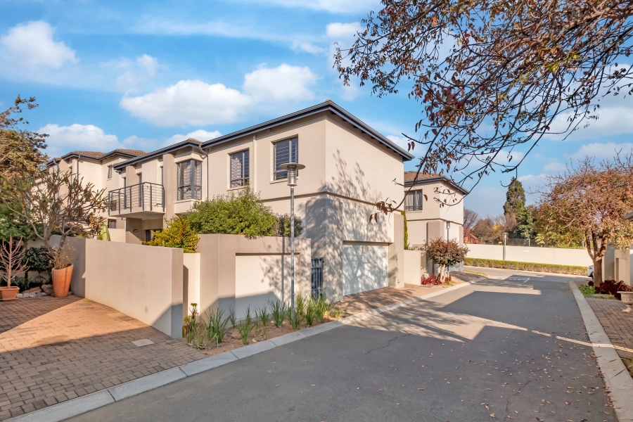 3 Bedroom Property for Sale in Wendywood Gauteng
