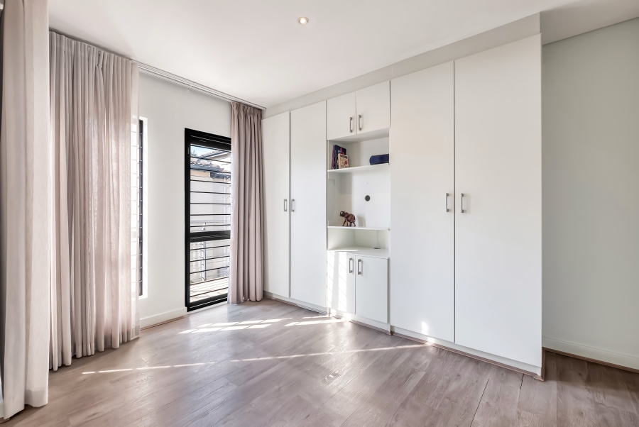 3 Bedroom Property for Sale in Wendywood Gauteng
