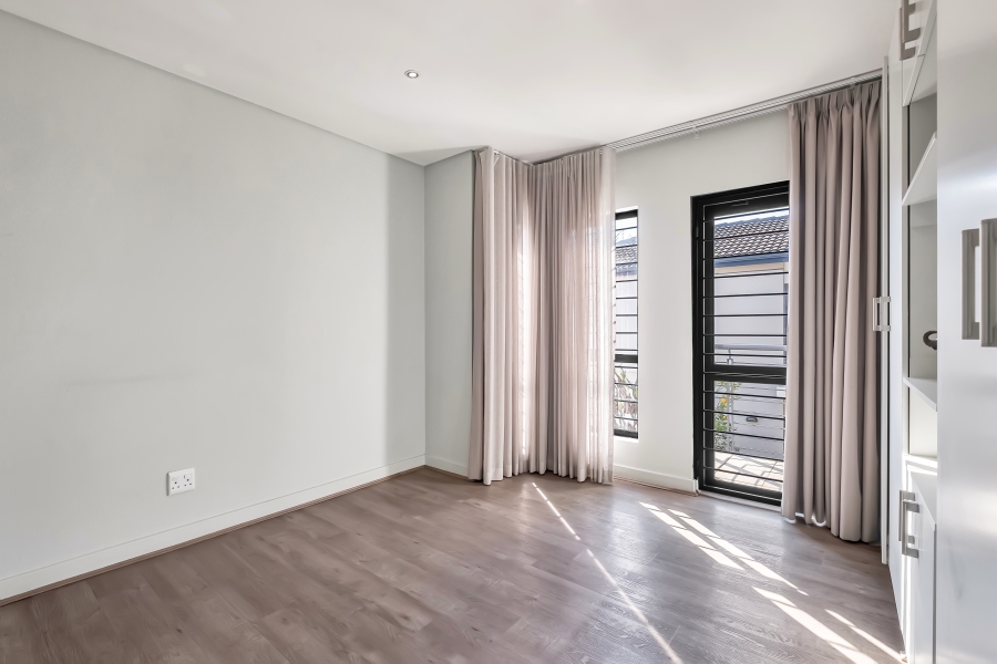 3 Bedroom Property for Sale in Wendywood Gauteng