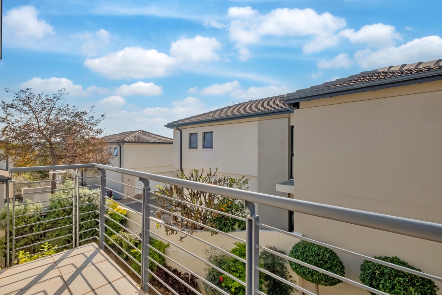 3 Bedroom Property for Sale in Wendywood Gauteng