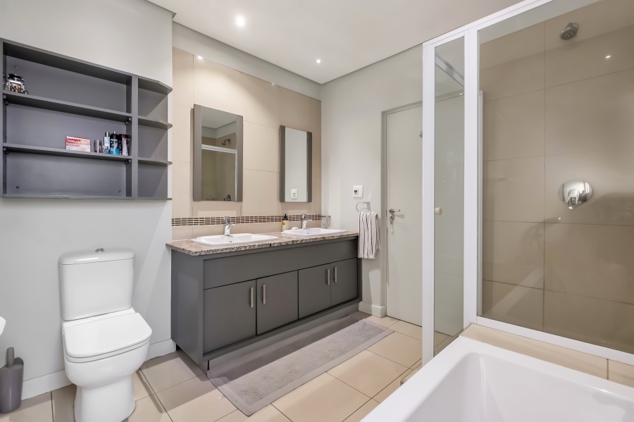 3 Bedroom Property for Sale in Wendywood Gauteng