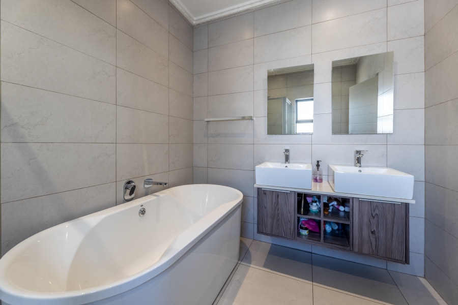 3 Bedroom Property for Sale in Bryanston Gauteng