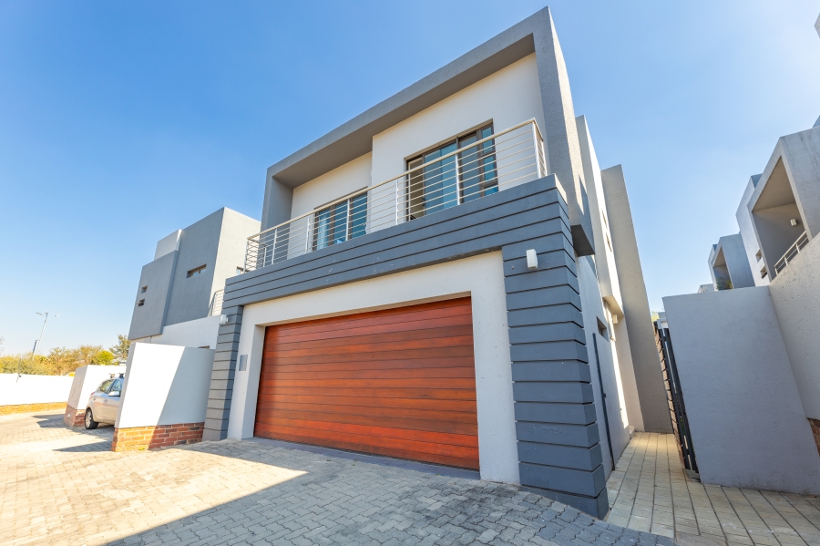 3 Bedroom Property for Sale in Bryanston Gauteng