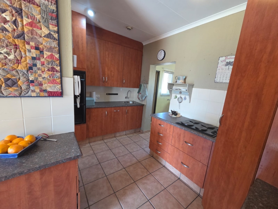 3 Bedroom Property for Sale in Rooihuiskraal Gauteng
