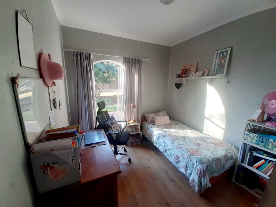 3 Bedroom Property for Sale in Rooihuiskraal Gauteng