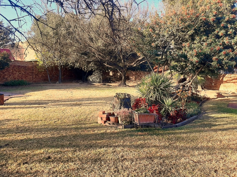 3 Bedroom Property for Sale in Rooihuiskraal Gauteng