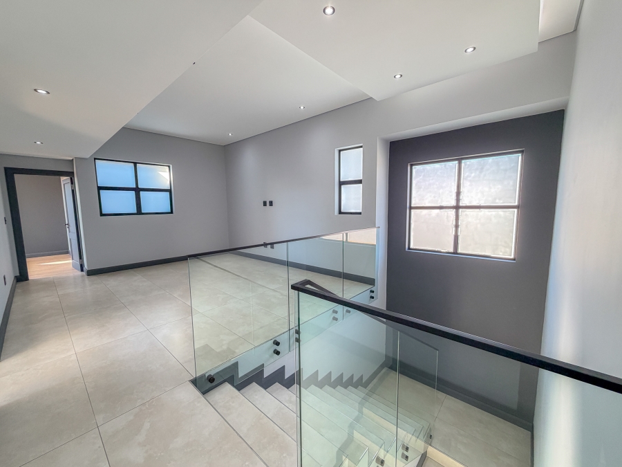 4 Bedroom Property for Sale in Midstream Heights Gauteng