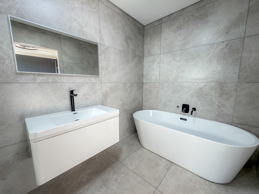 4 Bedroom Property for Sale in Midstream Heights Gauteng