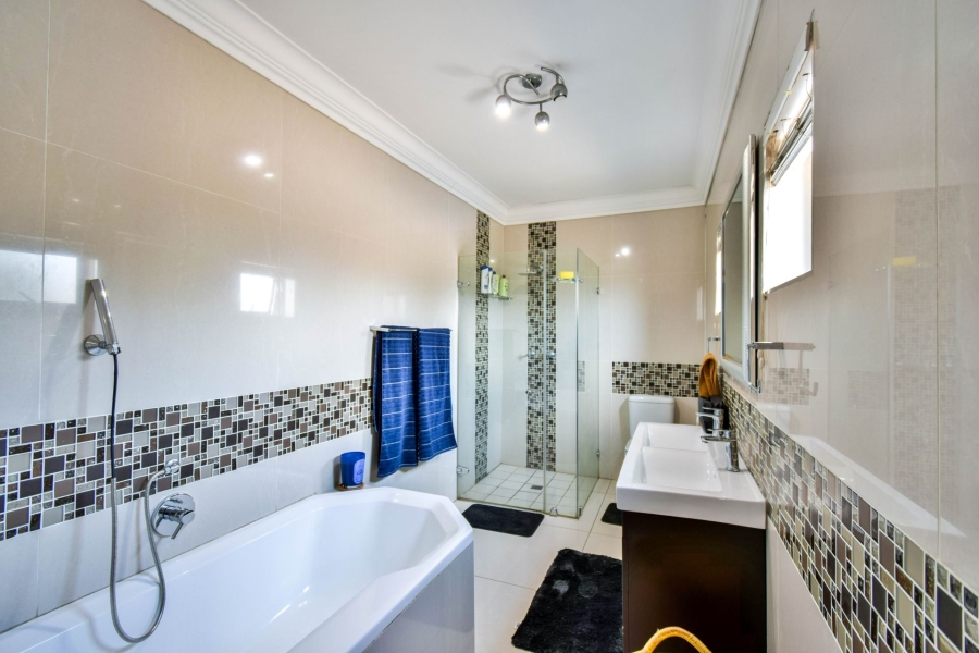 4 Bedroom Property for Sale in Midstream Estate Gauteng