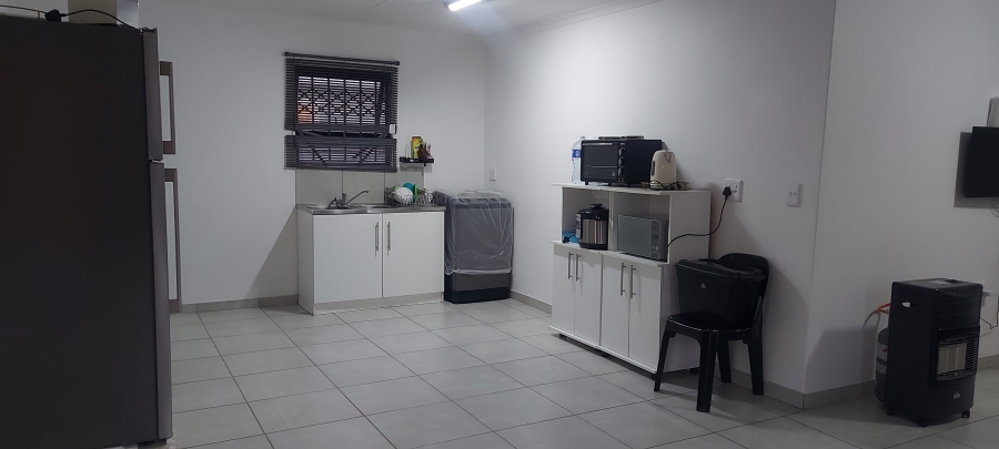 To Let 3 Bedroom Property for Rent in Cloverdene Gauteng