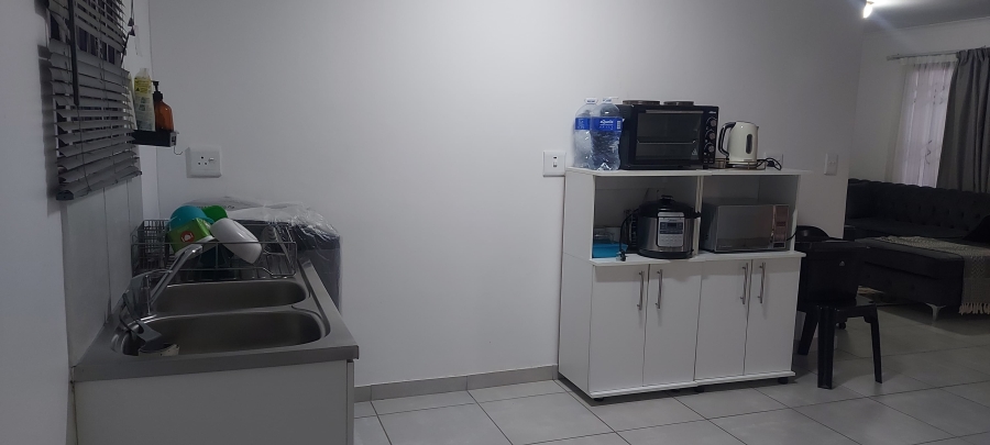 To Let 3 Bedroom Property for Rent in Cloverdene Gauteng