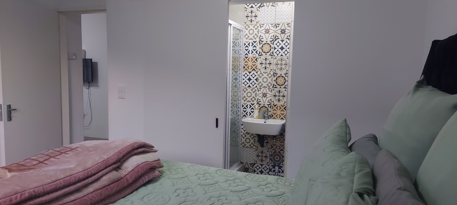To Let 3 Bedroom Property for Rent in Cloverdene Gauteng