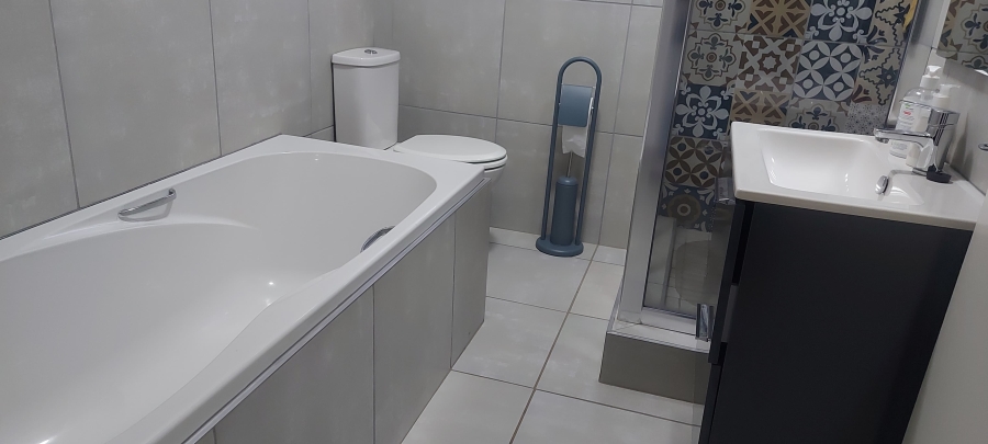 To Let 3 Bedroom Property for Rent in Cloverdene Gauteng