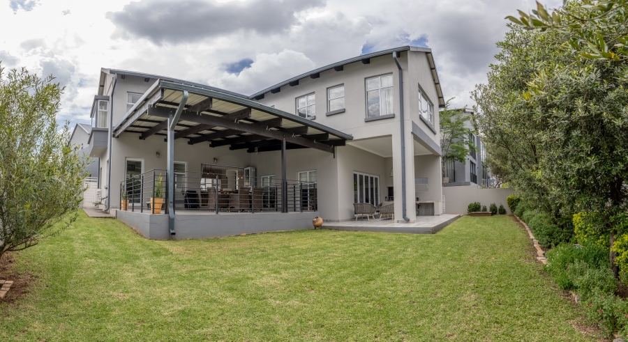 To Let 3 Bedroom Property for Rent in Waterfall Country Village Gauteng