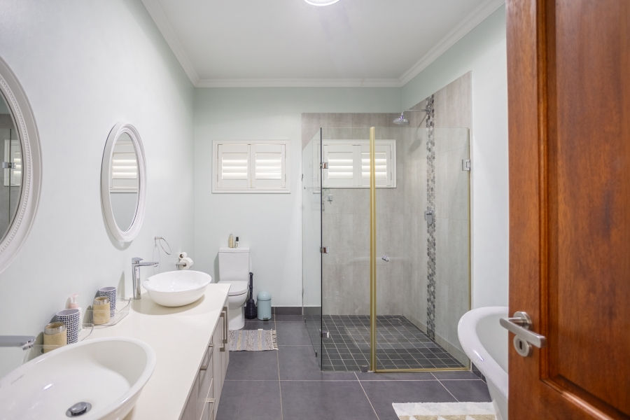 To Let 3 Bedroom Property for Rent in Waterfall Country Village Gauteng