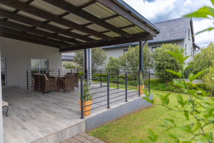 To Let 3 Bedroom Property for Rent in Waterfall Country Village Gauteng