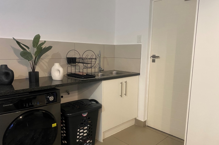 To Let 1 Bedroom Property for Rent in Fourways Gauteng