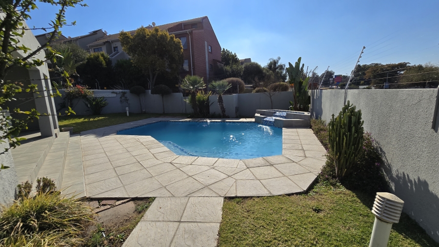 1 Bedroom Property for Sale in Morningside Gauteng