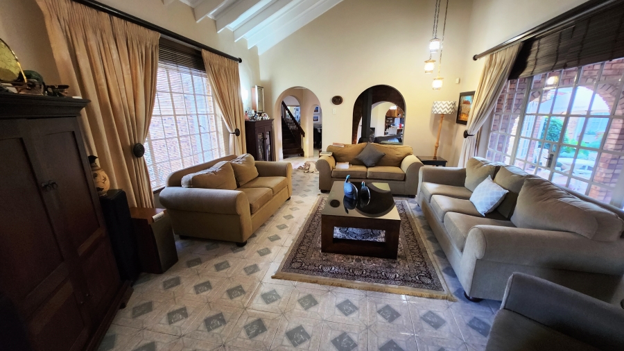 5 Bedroom Property for Sale in Eldoraigne Gauteng