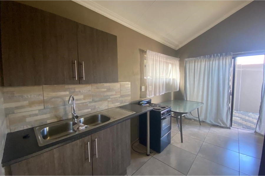 To Let 1 Bedroom Property for Rent in Erasmus Gauteng