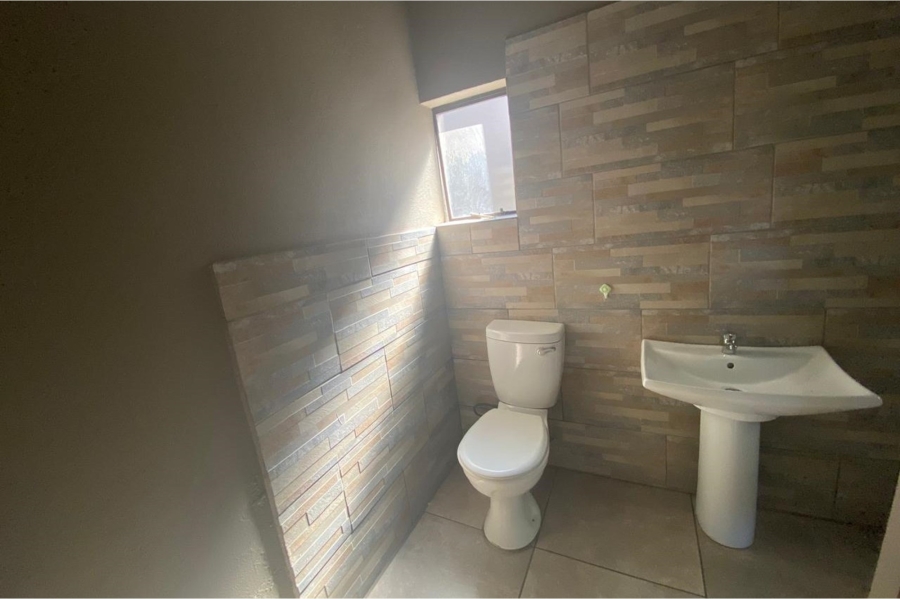 To Let 1 Bedroom Property for Rent in Erasmus Gauteng