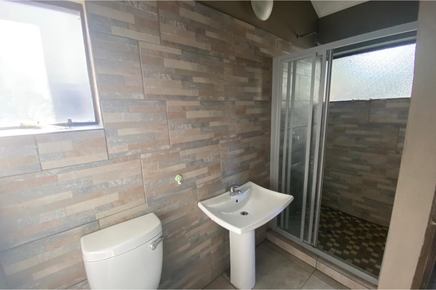 To Let 1 Bedroom Property for Rent in Erasmus Gauteng