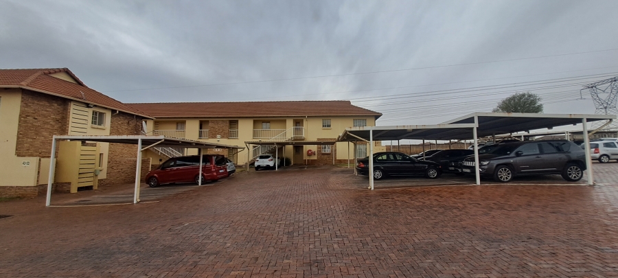 1 Bedroom Property for Sale in Kosmosdal Gauteng