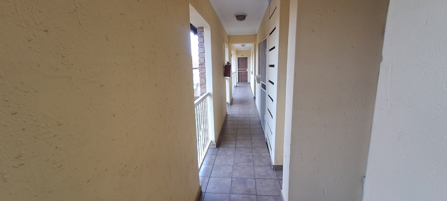 1 Bedroom Property for Sale in Kosmosdal Gauteng