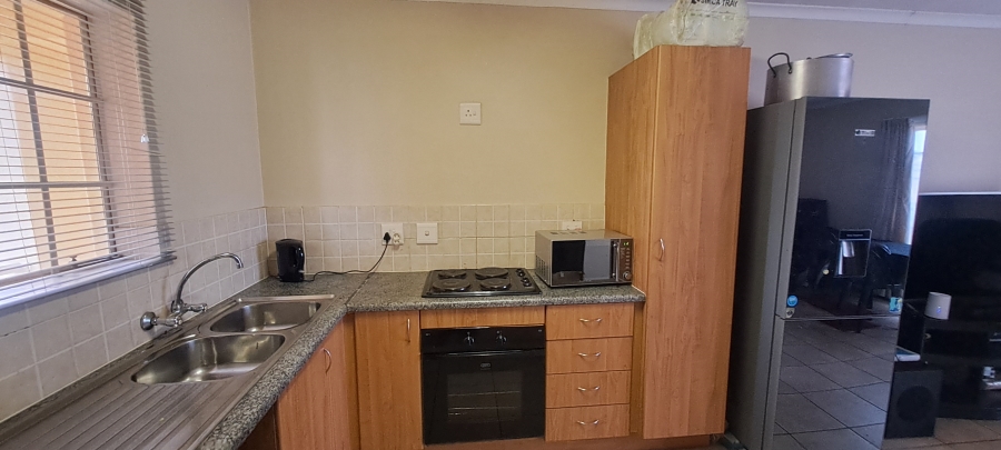 1 Bedroom Property for Sale in Kosmosdal Gauteng