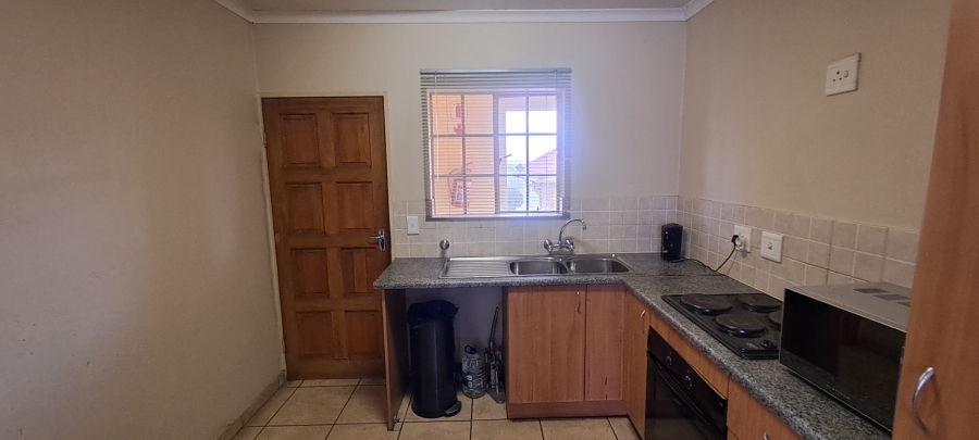 1 Bedroom Property for Sale in Kosmosdal Gauteng